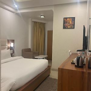 Standard Non-View Room